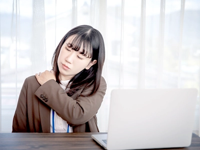 巻き肩イメージ